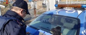 Sorpassa in curva una colonna di auto, multa da 300 euro e patente ritirata item-thumbnail