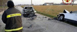 Incidente tra due auto, quella alimentata a gas perde bombola item-thumbnail