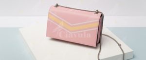 Approfitta della confusione sul luogo del sinistro stradale per rubare una borsa. Arrestato item-thumbnail