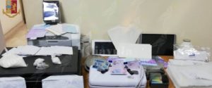 Arrestati 2 fratelli per fabbricazione di documenti falsi item-thumbnail