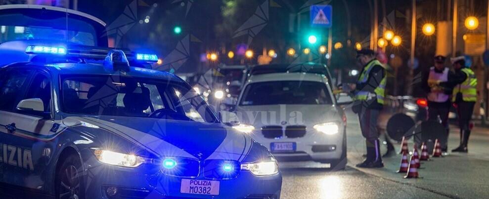 Fugge all’Alt  della polizia: dopo un inseguimento si schianta contro una trattoria, denunciato minorenne