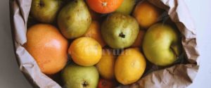 Nascondeva la droga nella busta della spesa insieme alla frutta, arrestata una donna item-thumbnail