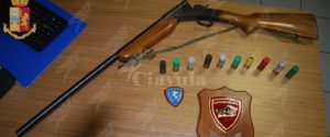 Arrestato 56enne per aver picchiato e minacciato la moglie con un fucile illegalmente detenuto item-thumbnail