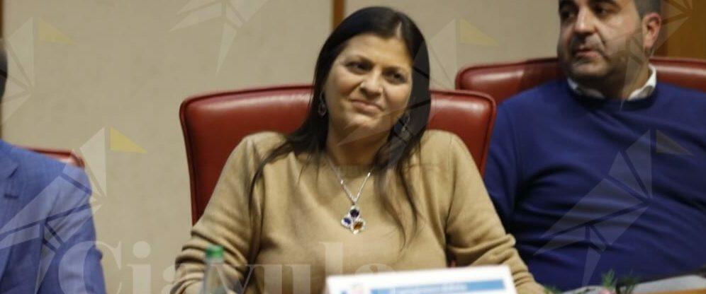 “Oggi la Calabria perde una grande donna”: il cordoglio dell’amministrazione di Gerace per la morte di Jole Santelli