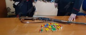 Vanno a caccia ma solo uno dei due ha il porto d’armi, arrestati 2 uomini di Grotteria item-thumbnail