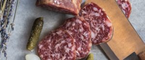 Mangiano salami freschi di cinghiale: 20 persone finiscono in ospedale item-thumbnail