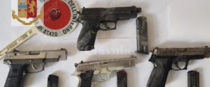Arrestato per ricettazione e detenzione abusiva di armi, denunciata la moglie item-thumbnail