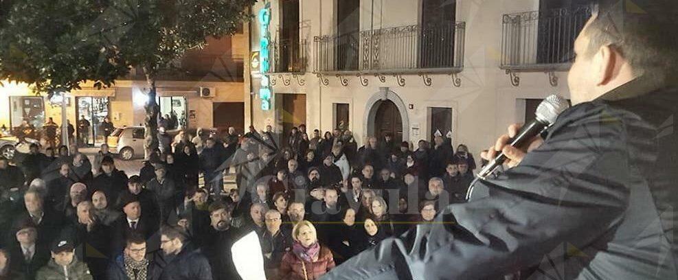 Cinquefrondi, il sindaco Conia incontra i cittadini in piazza – video