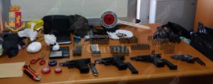 Arrestato per detenzione abusiva di armi, riciclaggio e ricettazione item-thumbnail