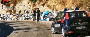 Palmi, cittadini beccati a gettare rifiuti in strada: pioggia di sanzioni item-thumbnail