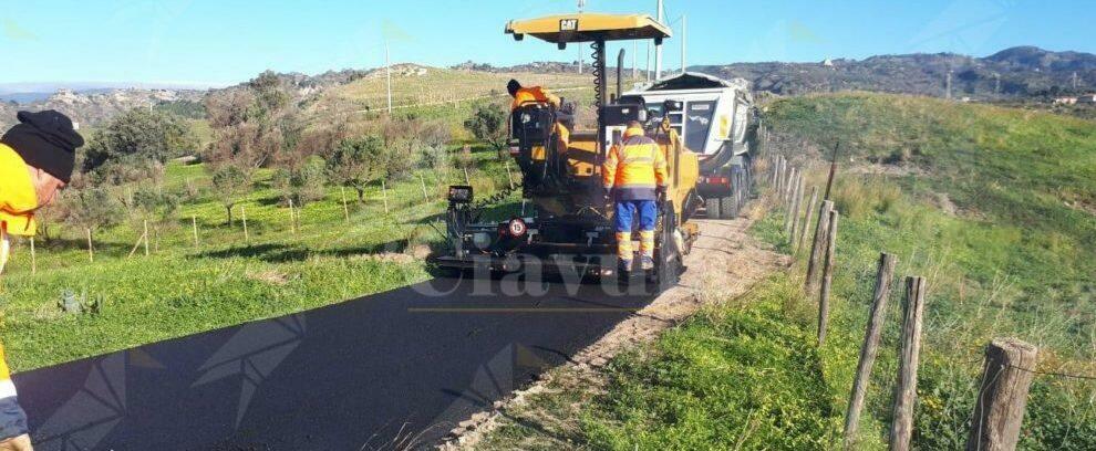 Gioiosa Ionica, al via i lavori di rifacimento della strada Puccio – Petrara