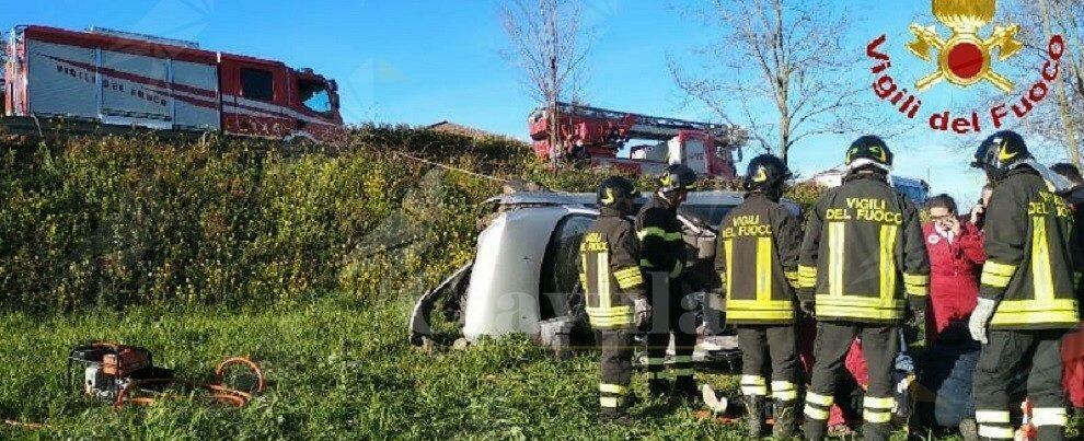 Perde il controllo dell’auto e si ribalta. Necessario l’intervento dell’elisoccorso