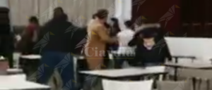 Rissa al Teatro. Volano pugni e sedie item-thumbnail