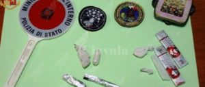 Trovati in possesso di 11 grammi di eroina, un uomo e una donna finiscono in manette item-thumbnail