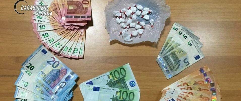 Sorpreso in auto con 22 dosi di cocaina: scatta l’arresto