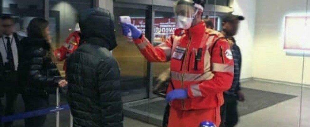 Coronavirus, proseguono i controlli sanitari negli aeroporti italiani