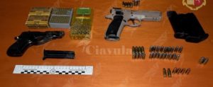 Sorpresa in casa con diverse pistole, arrestata una donna item-thumbnail