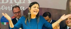 La Santelli prosegue l’assurdo braccio di ferro col governo. Il suo comunicato stampa item-thumbnail
