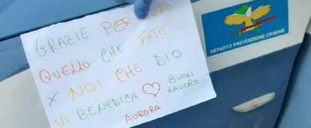 “Grazie per tutto quello che fate per noi”. La lettera di una bimba che commuove gli agenti di polizia