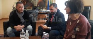 Amuchina prodotta dagli studenti dell’ITIS: preside e professore in visita istituzionale alla Provincia di Vibo item-thumbnail