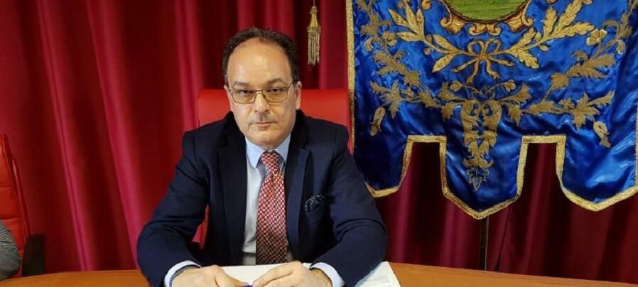 Il sindaco di Chiaravalle Donato invita alla calma e a restare a casa in attesa degli esiti dei tamponi