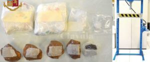Arrestato pregiudicato per detenzione e spaccio di stupefacenti item-thumbnail