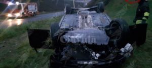 Finisce fuori strada e l’auto si ribalta, grave il conducente item-thumbnail