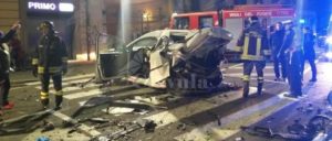 Violento tamponamento tra due auto, un morto item-thumbnail