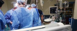 Coronavirus: in fila per il tampone sputa contro una dottoressa e un infermiere item-thumbnail