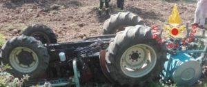 Tragedia in Calabria, travolto dal trattore che stava guidando: muore sul colpo item-thumbnail
