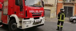 Tetto divelto e rami caduti in Calabria per il forte vento: numerosi interventi dei vigili del fuoco item-thumbnail