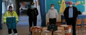 Sinergia tra Arma dei carabinieri e scuola per la consegna di tablet ad alcuni studenti item-thumbnail