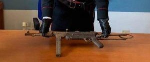 Trovata un’arma da guerra nascosta tra la vegetazione, un arresto a Platì item-thumbnail