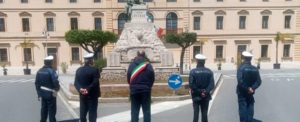 Sindaco di Locri: “Respingiamo al mittente gli insulti dei comunisti locali, non temiamo l’arroganza dei novelli partigiani” item-thumbnail