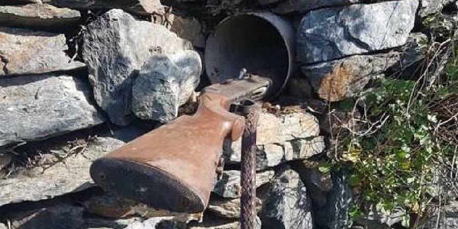 Calabria: ritrovato fucile nascosto dentro un muro