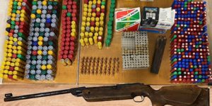 Caulonia: i carabinieri passano al setaccio la località’ Stefano. Trovata un’arma e diverse munizioni item-thumbnail