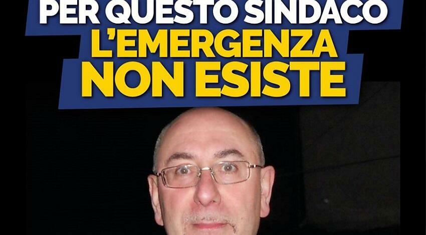 Sindaco nega il Coronavirus: “Da noi mercato settimanale aperto e non multiamo chi esce”