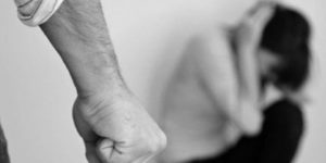 Continua a perseguitare la moglie nonostante il divieto di avvicinamento. Arrestato item-thumbnail