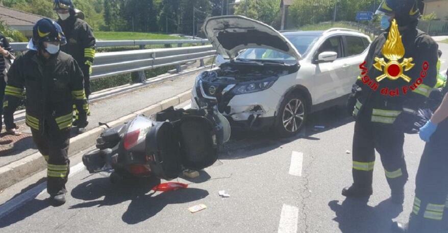 Incidente stradale tra un’auto e una moto, ferito un uomo