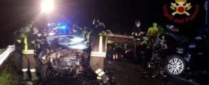 Gravissimo incidente stradale: due ragazze morte e cinque feriti in uno scontro frontale item-thumbnail