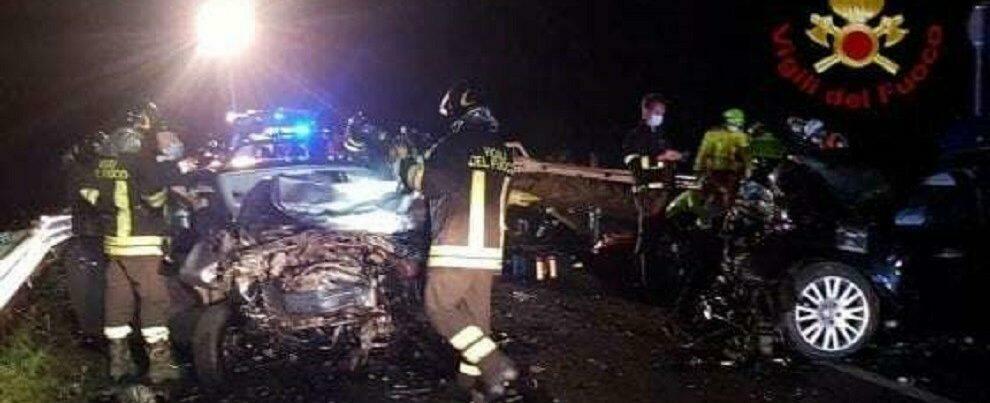 Gravissimo incidente stradale: due ragazze morte e cinque feriti in uno scontro frontale