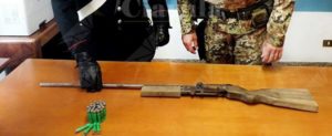 Trovato un fucile e 30 mila euro in contanti. Arrestato un bracciante agricolo a Platì item-thumbnail