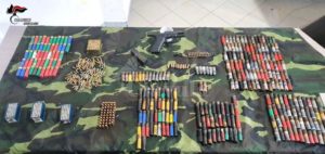 A Ciminà i carabinieri trovano un bunker, armi e munizioni item-thumbnail