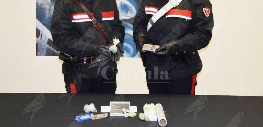 Calabria: trovato in possesso di marijuana e hashish, arrestato un 18enne