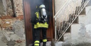 Vigili del fuoco di Serra San Bruno domano incendio in abitazione item-thumbnail