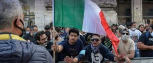 Ennesima pagliacciata dei neofascisti che a Roma creano assembramenti item-thumbnail