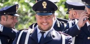Oggi l’ultimo saluto al poliziotto di 37 anni morto inseguendo dei criminali item-thumbnail