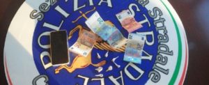 Beccato a vendere stupefacenti, arrestato dopo una fuga sulla S.S. 106 item-thumbnail