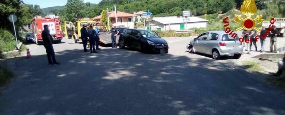 Incidente stradale tra due auto in Calabria, tre i feriti