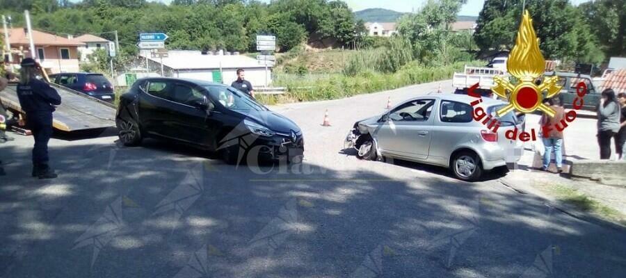 Chiaravalle: scontro tra due auto. Tre persone ferite